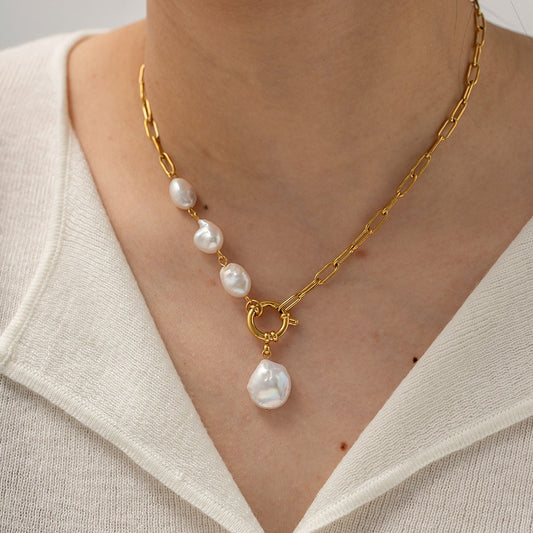 Modern Muse Pearl Necklace